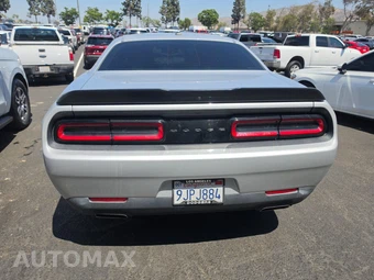 2023 Dodge Challenger SXT – miniatura 5