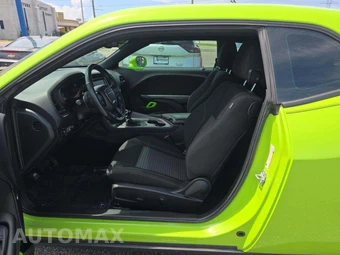 2023 Dodge Challenger SXT - miniatura 3