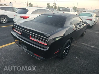 2023 Dodge Challenger SXT – miniatura 4