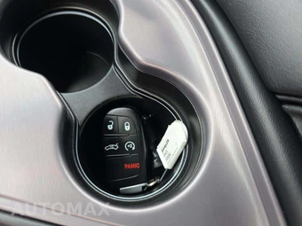 2023 Dodge Challenger SXT – miniatura 5