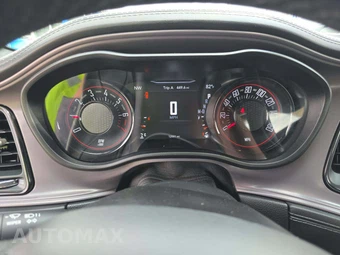 2023 Dodge Challenger SXT – miniatura 6