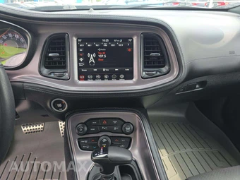 2023 Dodge Challenger SXT – miniatura 7
