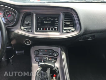 2023 Dodge Challenger SXT - miniatura 11