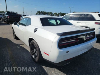 2023 Dodge Challenger SXT - miniatura 6