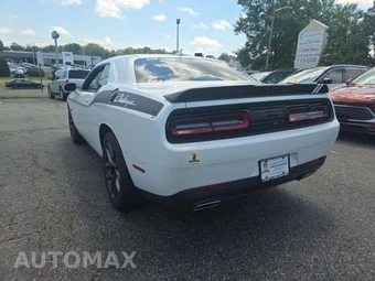 2023 Dodge Challenger SXT - miniatura 2