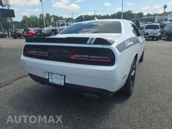 2023 Dodge Challenger SXT - miniatura 3