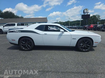 2023 Dodge Challenger SXT - miniatura 4