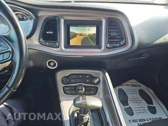 2023 Dodge Challenger SXT - miniatura 10