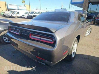 2023 Dodge Challenger SXT - miniatura 3