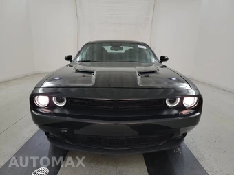 2023 Dodge Challenger SXT - miniatura 2
