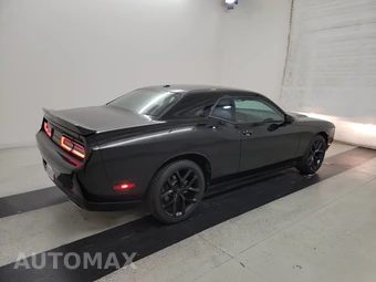 2023 Dodge Challenger SXT - miniatura 4