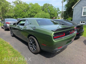 2023 Dodge Challenger SXT – miniatura 2