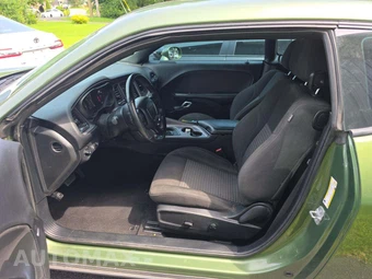 2023 Dodge Challenger SXT – miniatura 6