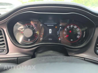 2023 Dodge Challenger SXT – miniatura 9