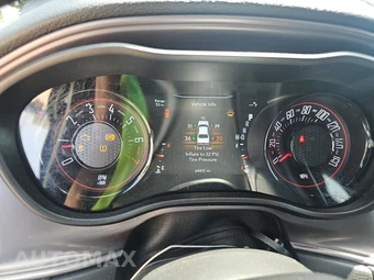 2023 Dodge Challenger SXT - miniatura 12