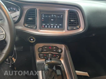 2023 Dodge Challenger SXT – miniatura 11