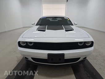 2023 Dodge Challenger SXT – miniatura 2