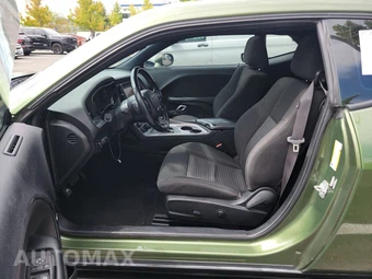 2023 Dodge Challenger SXT - miniatura 13