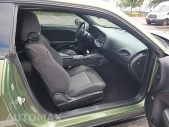 2023 Dodge Challenger SXT - miniatura 14