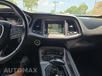 2023 Dodge Challenger SXT - miniatura 10