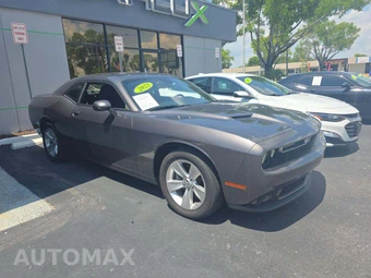 2023 Dodge Challenger SXT - miniatura 4