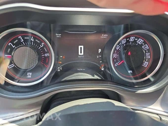 2023 Dodge Challenger SXT - miniatura 9