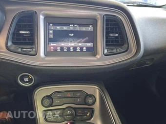 2023 Dodge Challenger SXT – miniatura 10