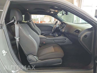 2023 Dodge Challenger SXT – miniatura 18