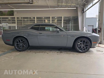 2023 Dodge Challenger SXT – miniatura 4