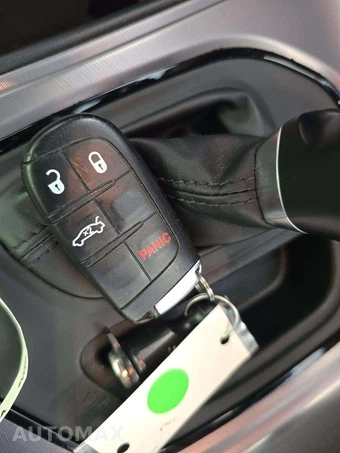 2023 Dodge Challenger SXT – miniatura 8