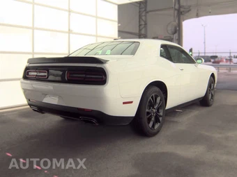 2023 Dodge Challenger SXT - miniatura 4