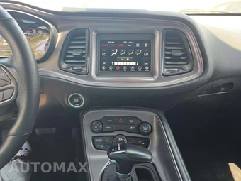 2023 Dodge Challenger SXT - miniatura 10