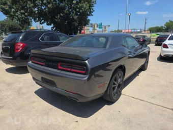 2023 Dodge Challenger SXT - miniatura 3