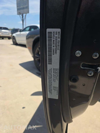 2023 Dodge Challenger SXT - miniatura 5