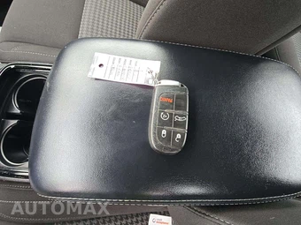 2023 Dodge Charger SXT – miniatura 8