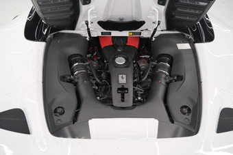 2023 Ferrari F8 Spider Convertible - miniatura 30