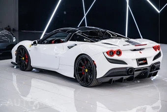2023 Ferrari F8 Spider Convertible - miniatura 4