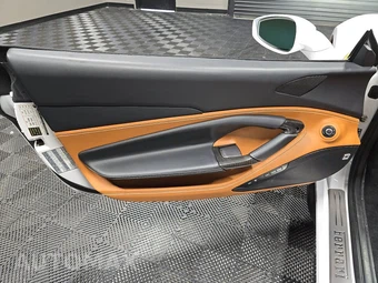 2023 Ferrari F8 Spider Convertible - miniatura 9