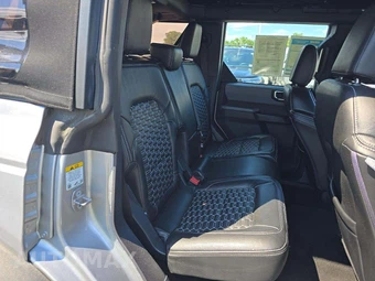 2023 Ford Bronco Base Advanced - miniatura 16