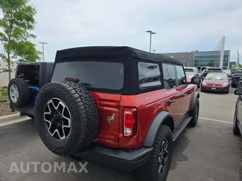 2023 Ford Bronco Black Diamond - miniatura 3