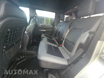 2023 Ford Bronco Black Diamond - miniatura 13