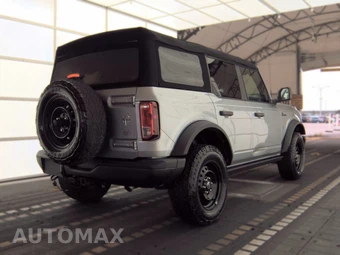 2023 Ford Bronco Black Diamond - miniatura 4