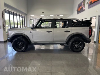 2023 Ford Bronco Black Diamond - miniatura 2