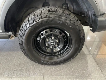 2023 Ford Bronco Black Diamond - miniatura 22