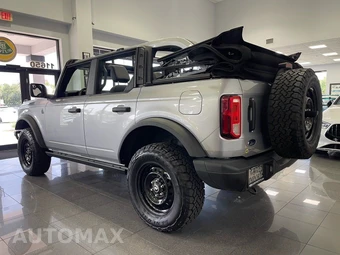 2023 Ford Bronco Black Diamond - miniatura 3
