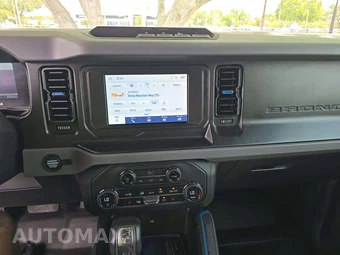 2023 Ford Bronco Black Diamond - miniatura 10