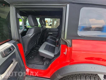2023 Ford Bronco Black Diamond - miniatura 13