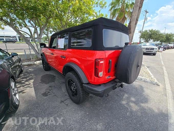 2023 Ford Bronco Black Diamond - miniatura 2