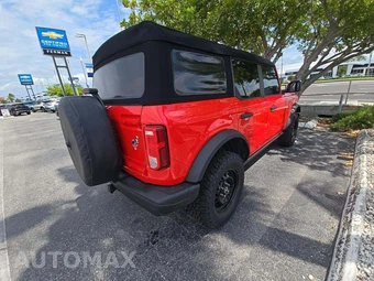 2023 Ford Bronco Black Diamond - miniatura 3