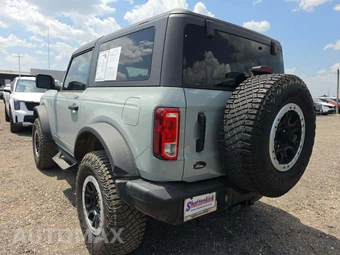 2023 Ford Bronco Black Diamond Advanced - miniatura 2
